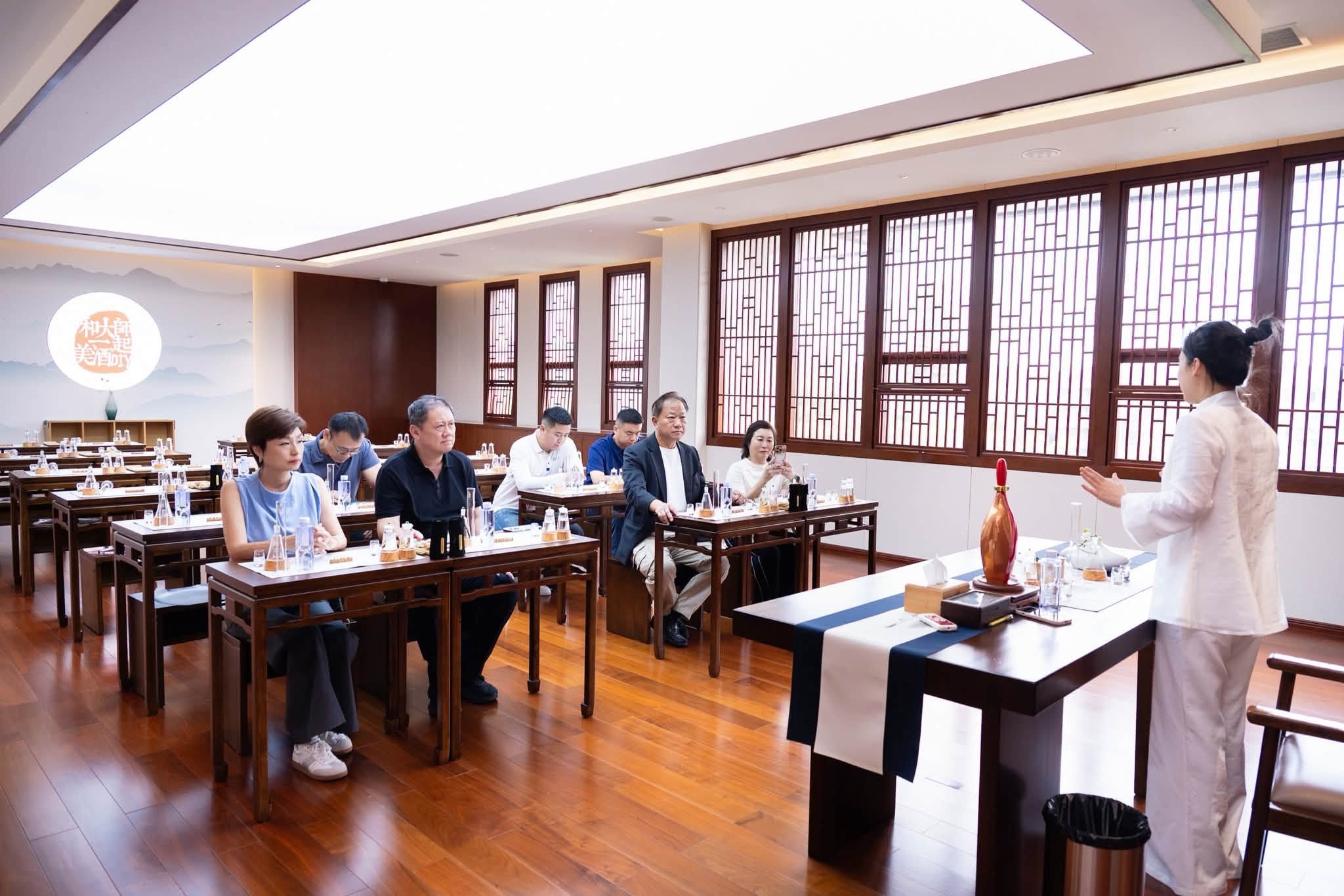 八邑会馆走访泸州老窖-搭建中新酒业合作桥梁14